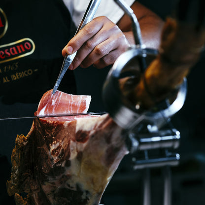 Jamón de bellota 100% ibérico DO. Dehesa de Extremadura Corte tradicional 28 sobres+puntas+huesos Montesano